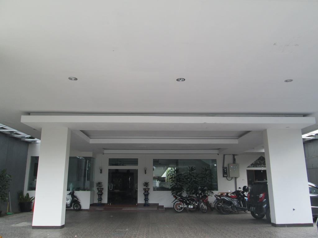 Emia Hotel Bandung Buitenkant foto